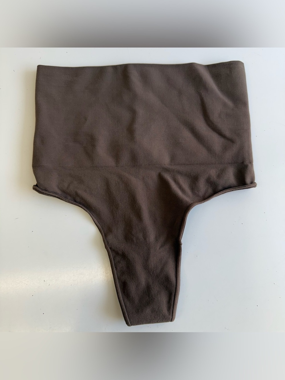 Skims Seamless Sculpt Mid Waist Thong brown  Size Large / XL